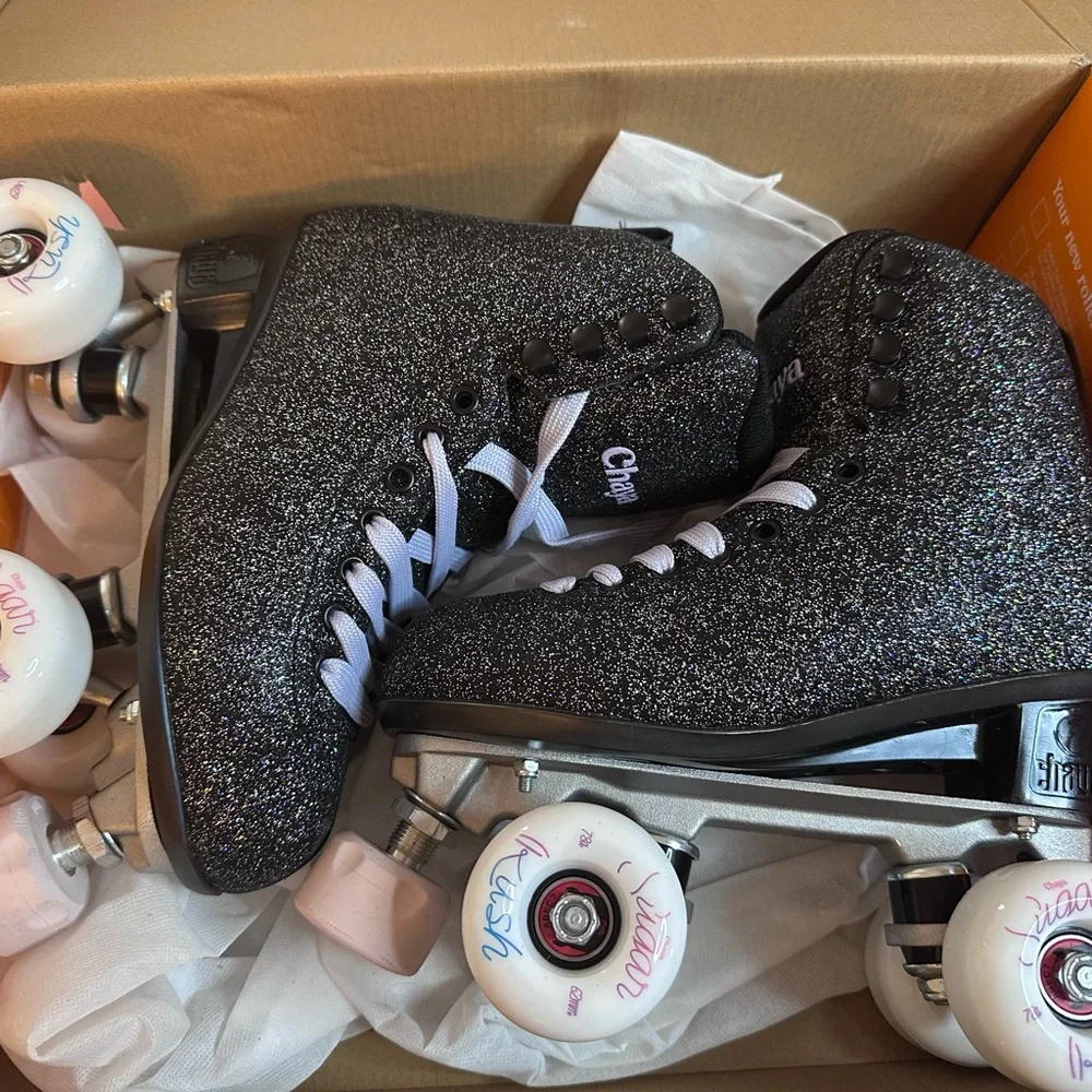 Chaya Women’s or Kids Glitter Quad Roller Skates - Black - Picture 6 of 8